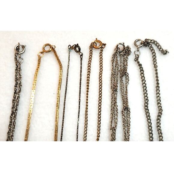 6 Pc Lot Vintage Necklaces Decorative Chains Pendants Silvertone Goldtone - Picture 5 of 5